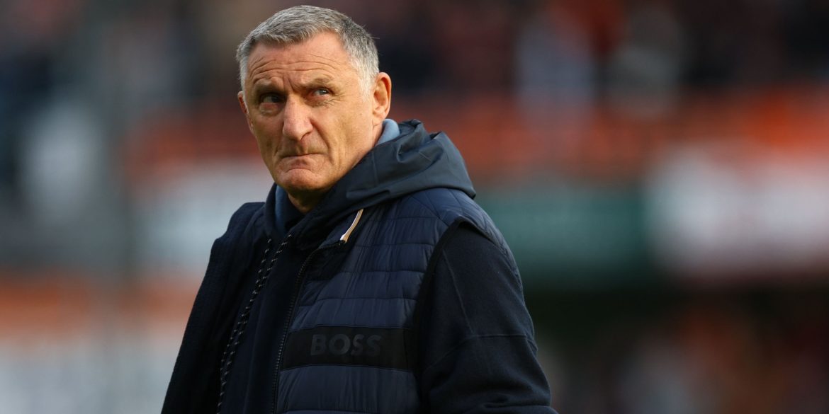 Mowbray must bench Sunderland man who only had 12 touches v Plymouth